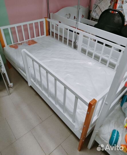 Новая кровать с бортиком берёза/бук