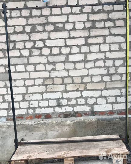 Стойка для одежды