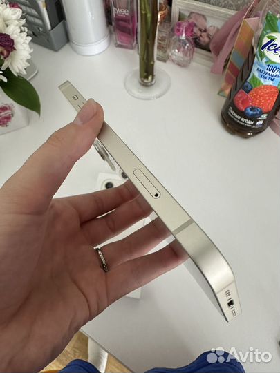 Телефон iPhone 13 256