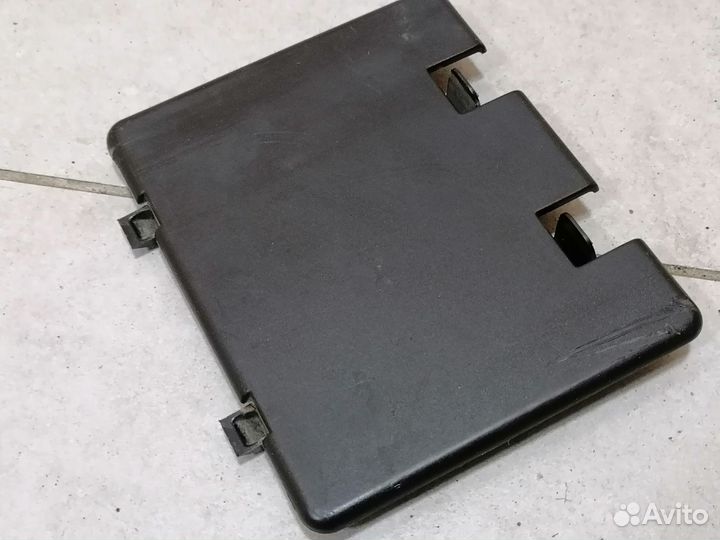 Крышка обшивки багажника Renault Logan