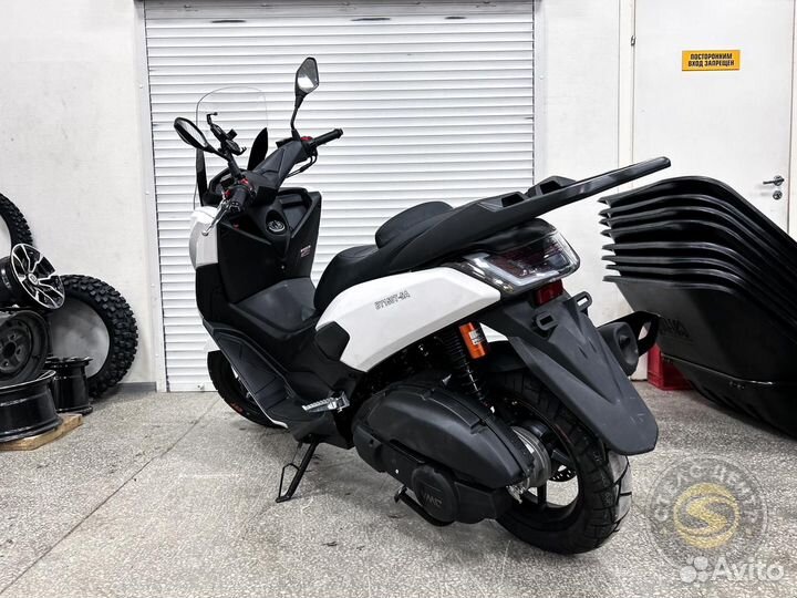 Скутер Vento MAX 150 EFI
