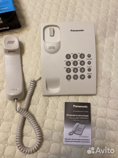 Panasonic Телефон проводной KX-TS2350 RU-W