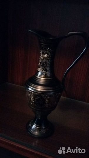 Ваза - кувшин металлический