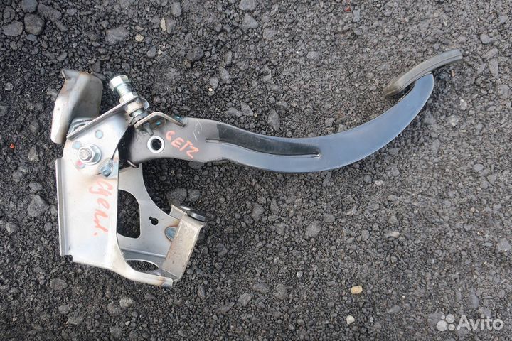 Педаль сцепления Hyundai Getz