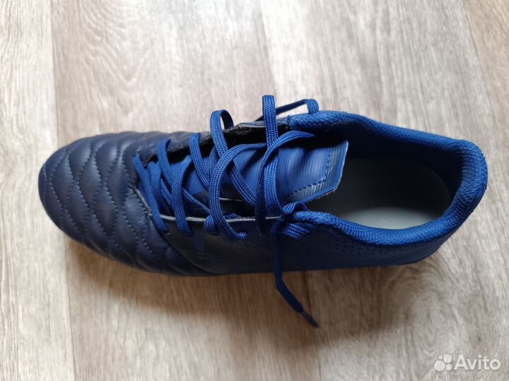 Детские футбольные бутсы