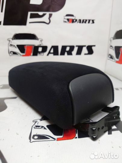 Двойной подлокотник Mitsubishi Outlander XL / ASX