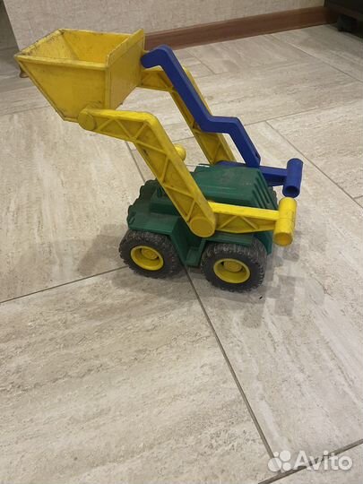 Экскаватор игрушка