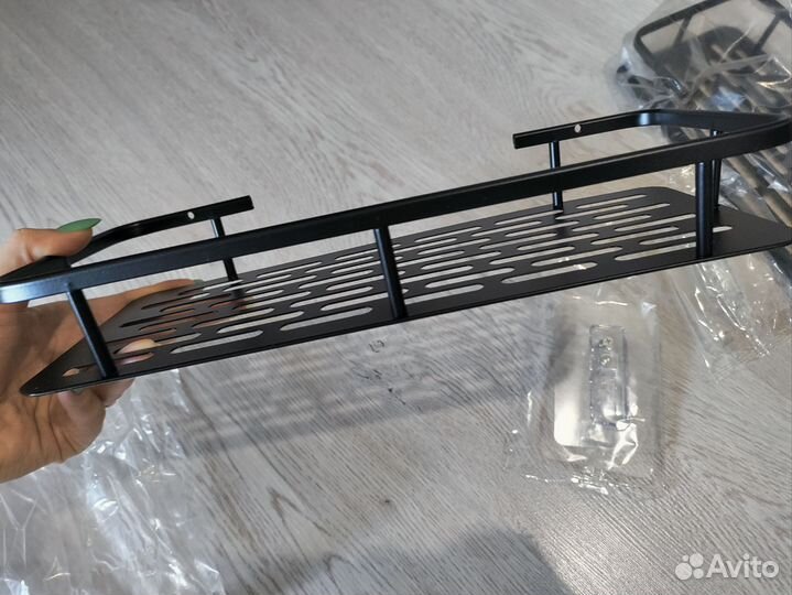 Полки для ванны новые