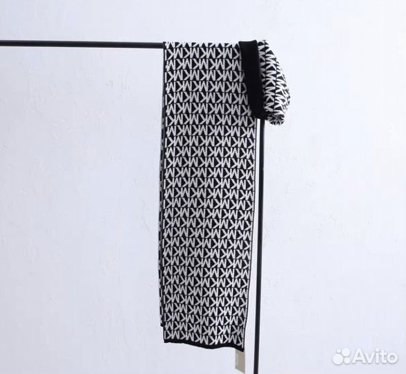 Женский комплект шапка и шафр Michael Kors