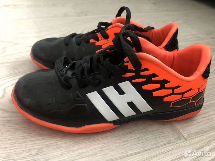 Футзалки ф. shuta 32р 19 см по стельке