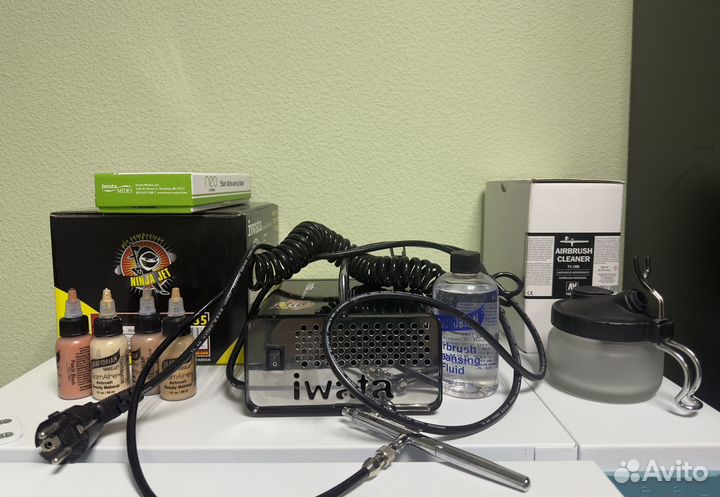Аэрограф с компрессором iwata