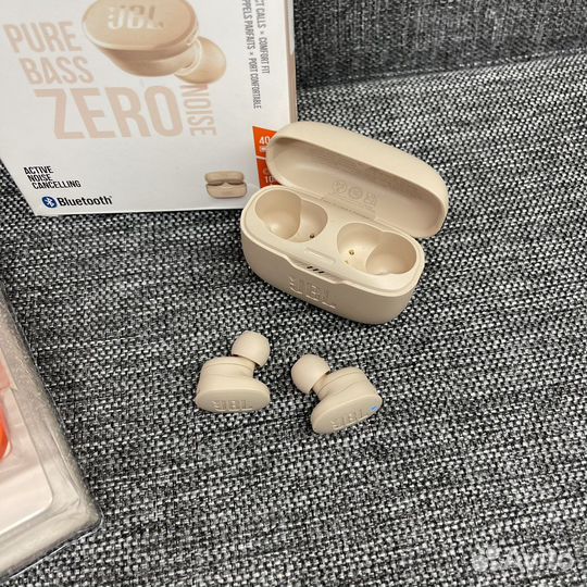 Беспроводные наушники JBL Tune 130 NC песочные б/у