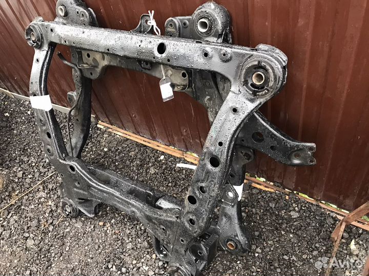 Подрамник Тойота Камри V40