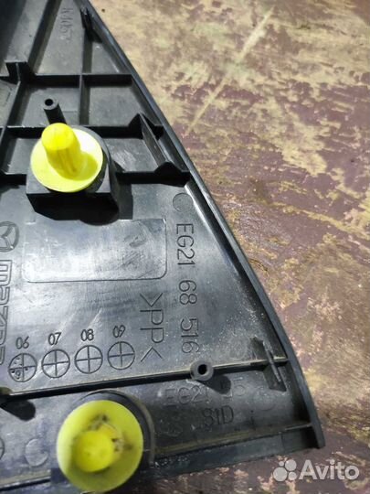 Накладка зеркала внутренняя левая Mazda CX-7