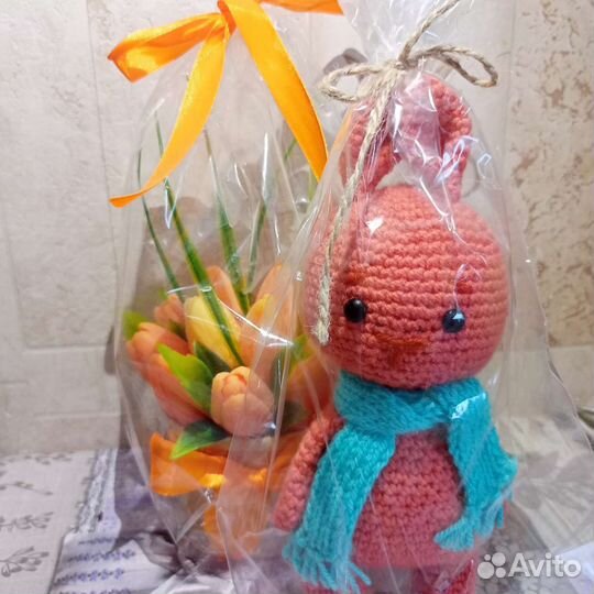 Вязанные игрушки зайка