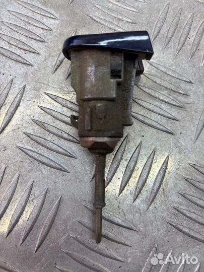 Личинка дверного замка volkswagen passat b5 0.0 3b0837167