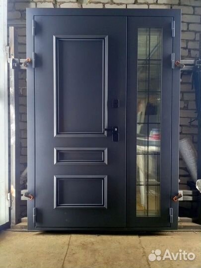 Дверь входная с терморазрывом и окном