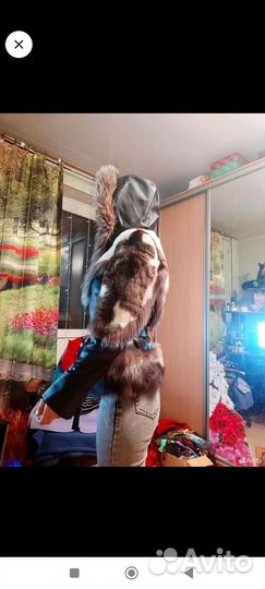 Куртка демисезонная женская 42 с капюшоном