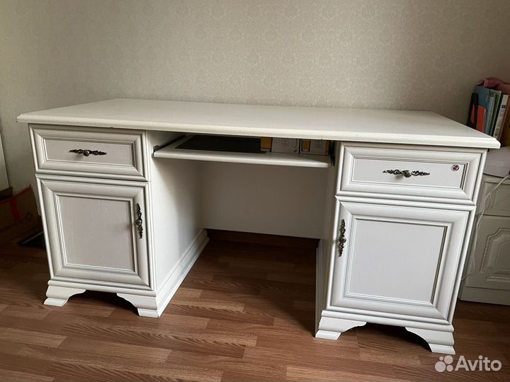 Письменный стол IKEA