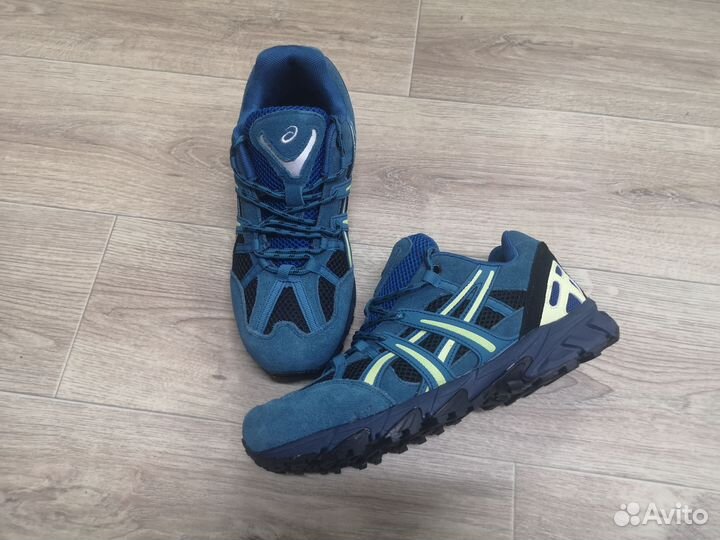 Кроссовки Asics