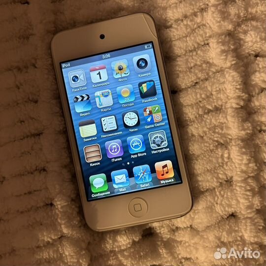 Плеер iPod touch 4