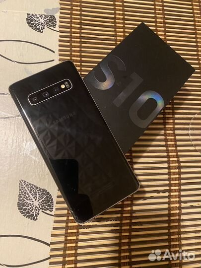 Samsung Galaxy S10, 8/128 ГБ