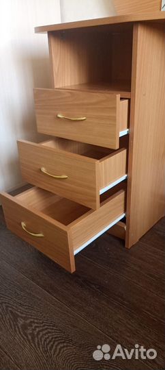 Трюмо с зеркалом