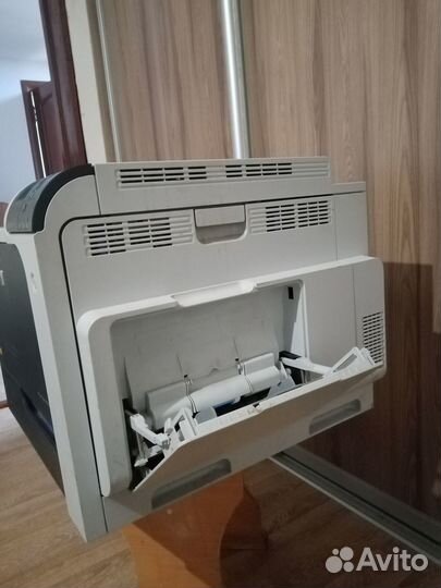 Продам лазерный цветной принтер HP4525