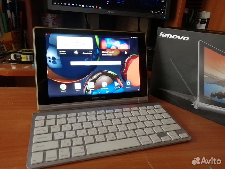 Планшет Lenovo с беспроводной клавиатурой
