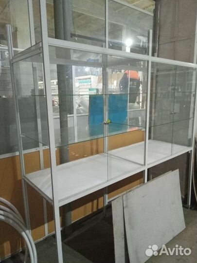 Витрина стеклянная