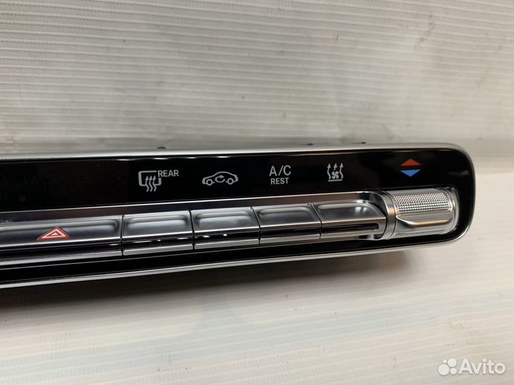 Блок управления климатом Mercedes A1679058302