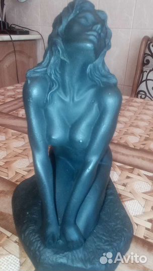 Статуэтка в стиле нью девушка