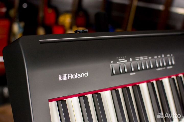 Цифровое пианино Roland + Аксессуары