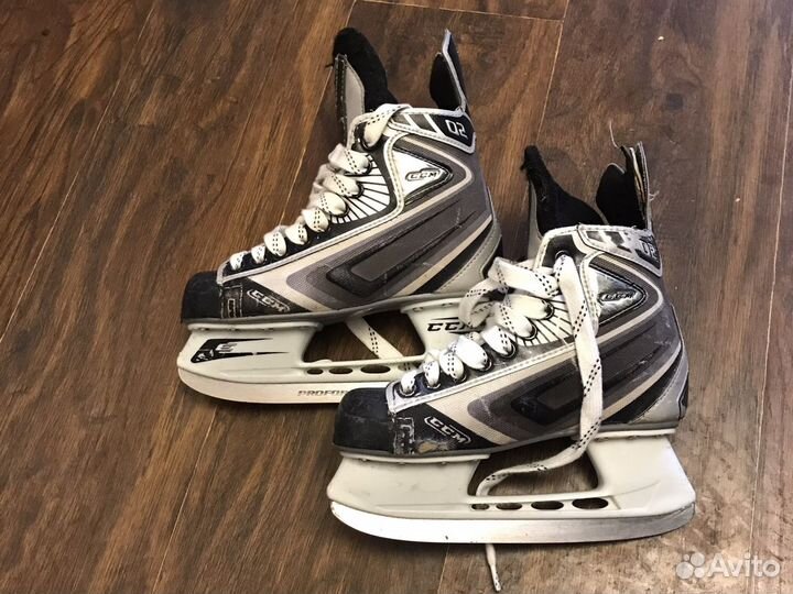 Коньки хоккейные игровые
