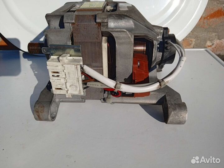 Двигататель стиральной машины