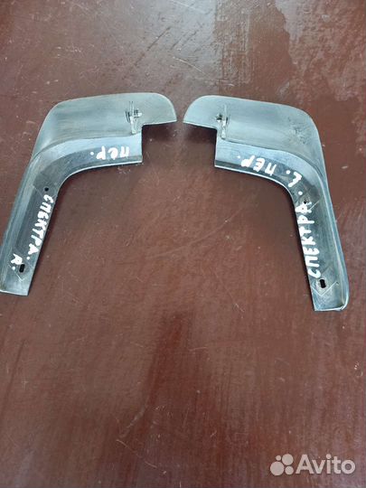 Брызговик передний. Киа спектра