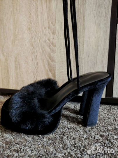 Туфли на каблуке