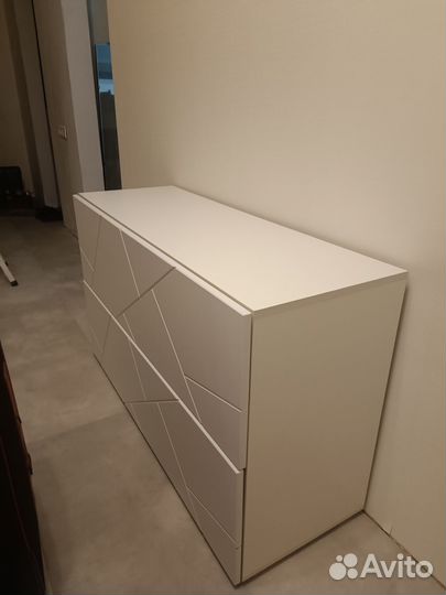 Белый комод или тумба под тв