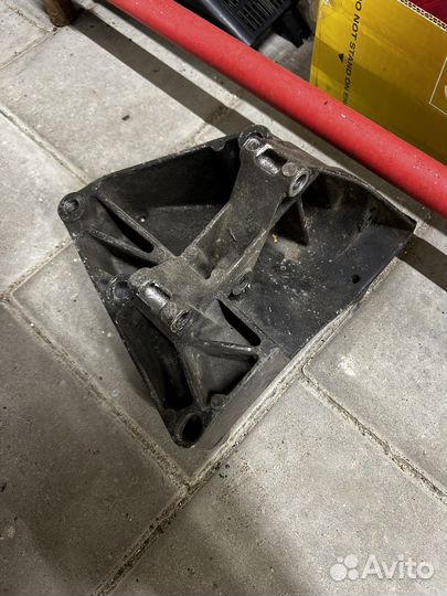 Кронштейн компрессора кондиционера bmw m52