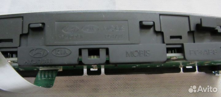 Панель магнитолы Hyundai Genesis