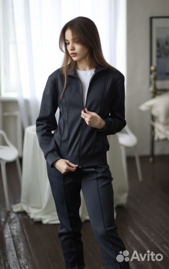 Спортивный костюм женский