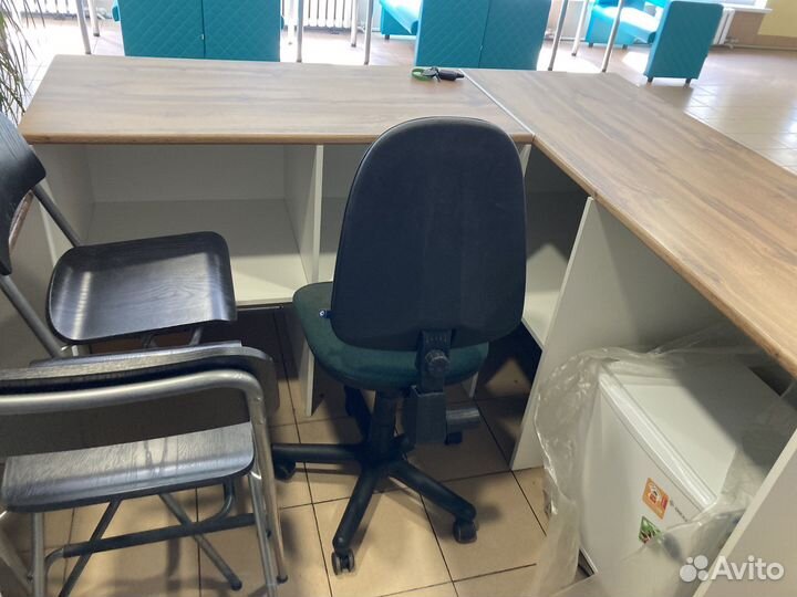 Стойка для кофейни (барная стойка)