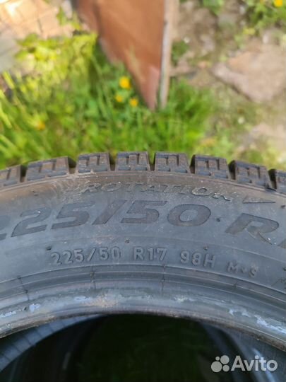 Pirelli Ice Zero FR 225/50 R17 98T