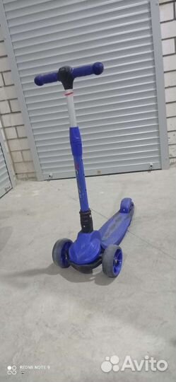 Самокат детский трехколесный со светящимися