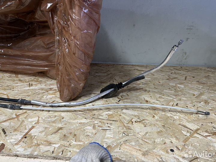 Трос ручника Skoda Yeti Фольксваген