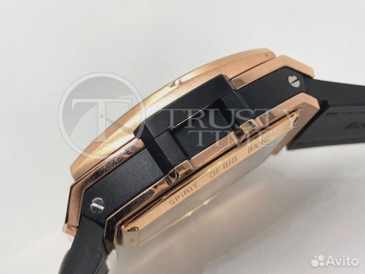 Часы Hublot Spirit of Big Bang 45 King Gold 601.OX.0183.LR.1104