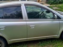 Toyota Vitz 1.0 AT, 2001, 269 100 км, с пробегом, цена 380 000 руб.