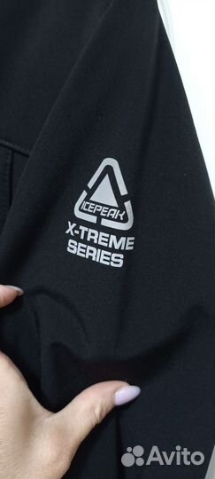 Спортивная куртка 42 размер