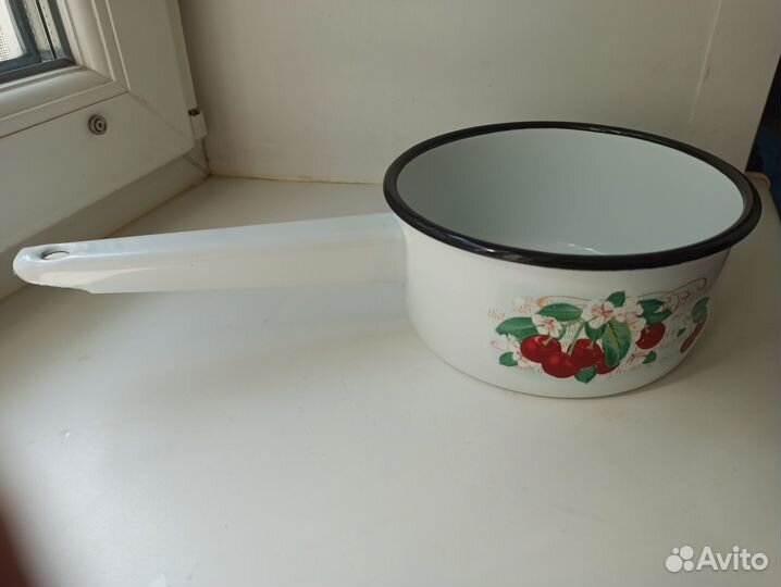 Ковшик эмалированный новый
