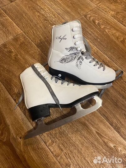 Коньки фигурные женские